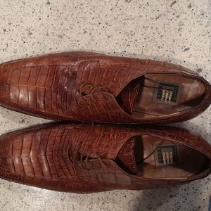 Used lace up alligator mens shoes
